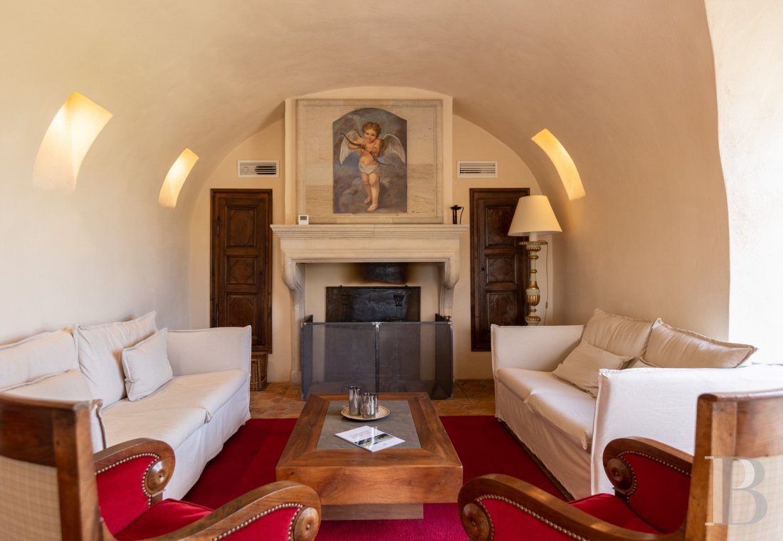 A former 17th-century farmhouse in the shadow of a chateau, in Saint-Alban-Auriolles in the Ardèche - photo  n°8